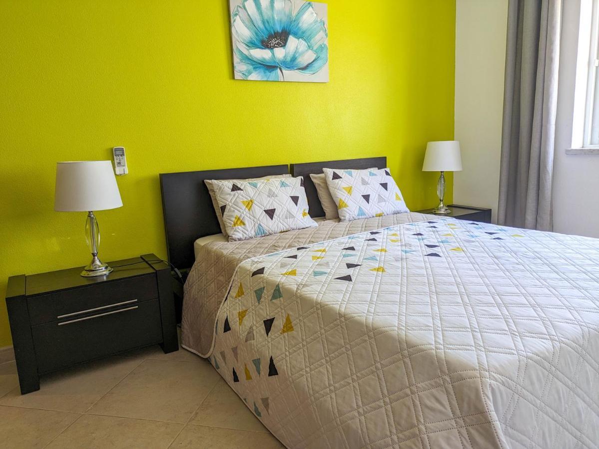 Two Bedroom Apartment - 110M2, Ac, Terrace, Wi-Fi ลากอส ภายนอก รูปภาพ