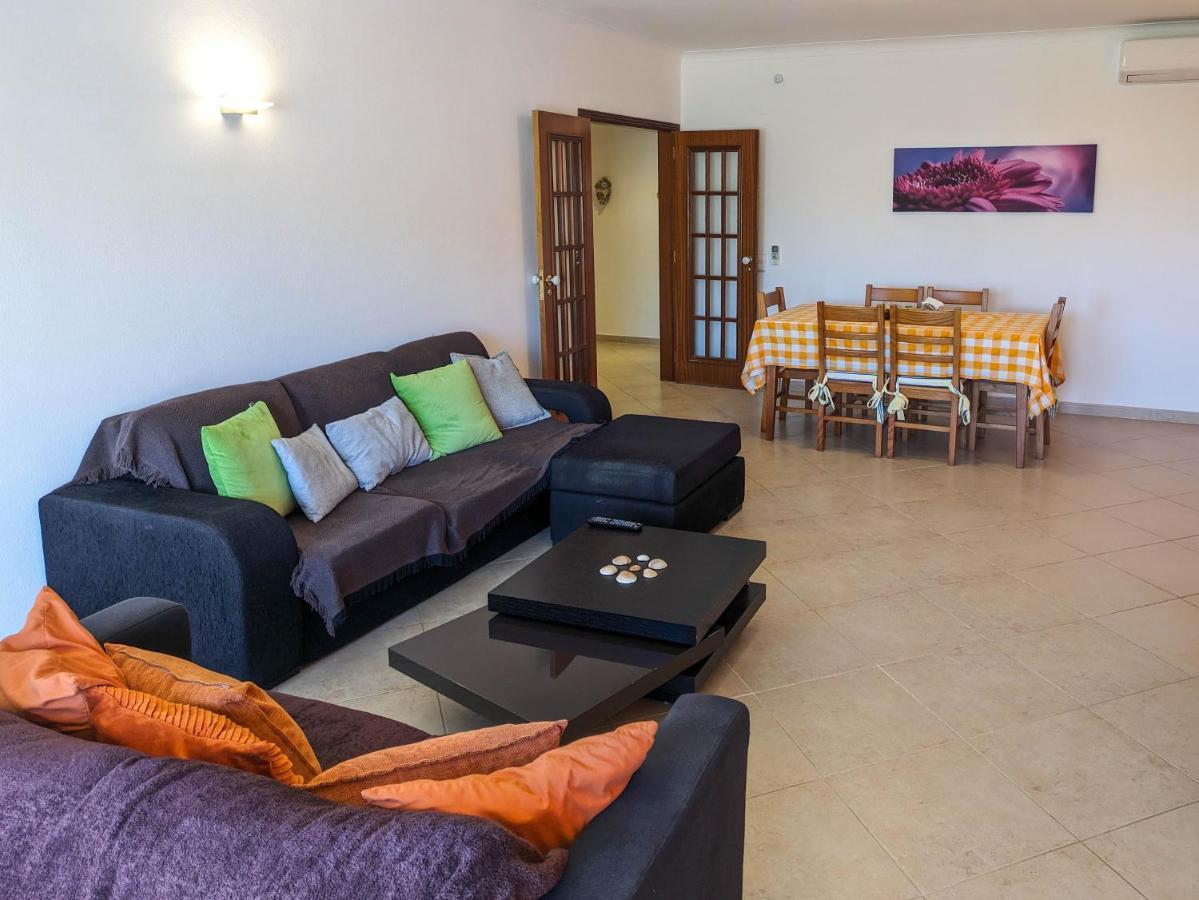 Two Bedroom Apartment - 110M2, Ac, Terrace, Wi-Fi ลากอส ภายนอก รูปภาพ