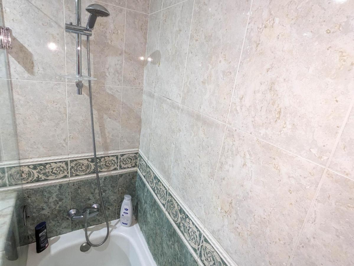 Two Bedroom Apartment - 110M2, Ac, Terrace, Wi-Fi ลากอส ภายนอก รูปภาพ