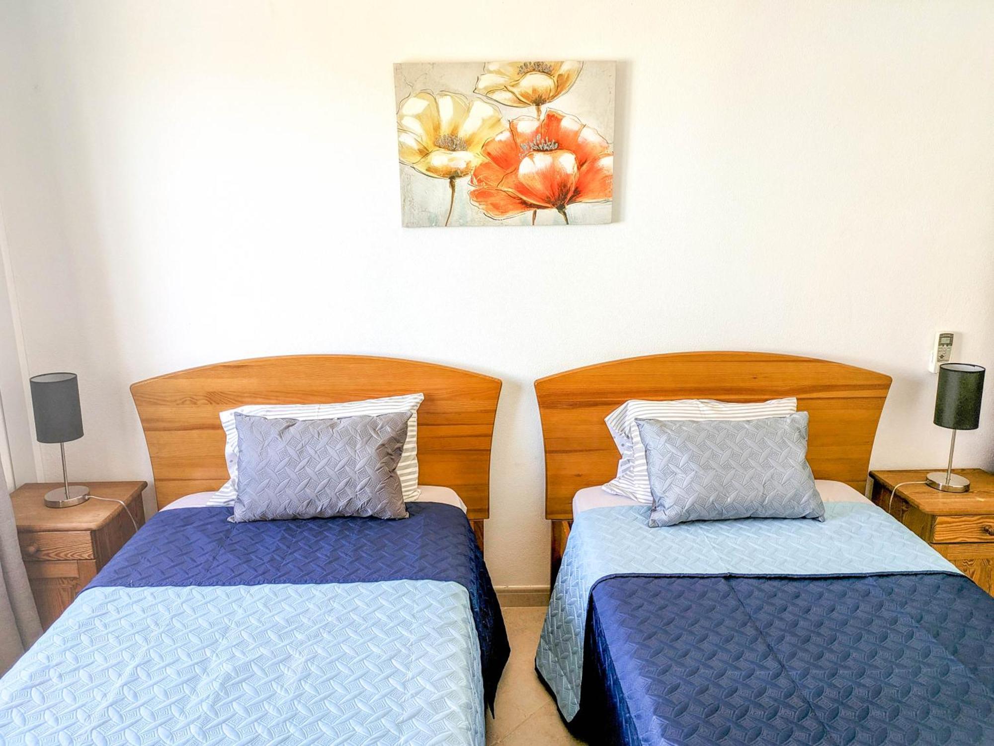 Two Bedroom Apartment - 110M2, Ac, Terrace, Wi-Fi ลากอส ภายนอก รูปภาพ
