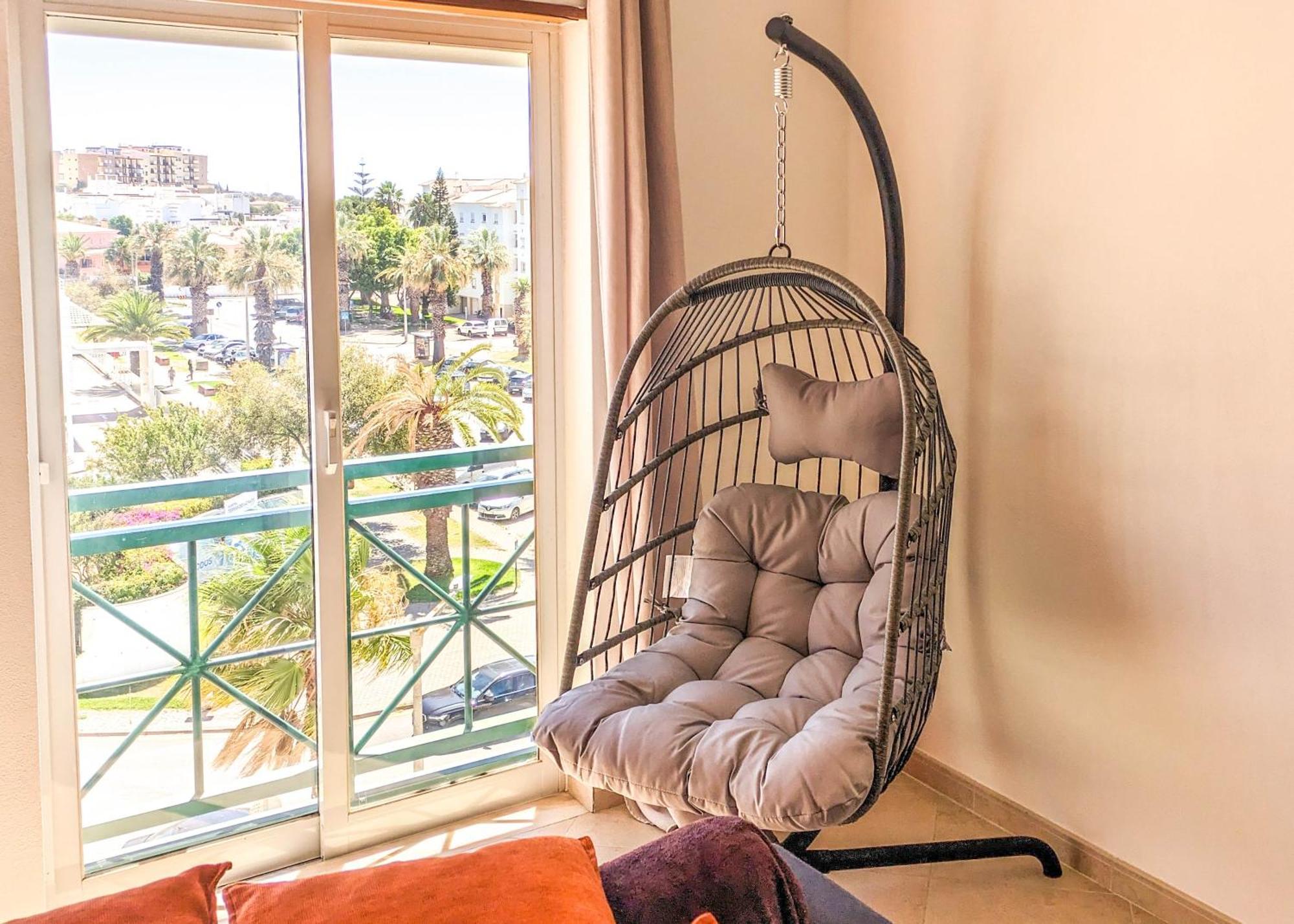 Two Bedroom Apartment - 110M2, Ac, Terrace, Wi-Fi ลากอส ภายนอก รูปภาพ